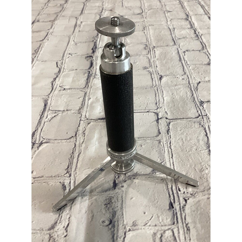 Vernon Miniature Tripod